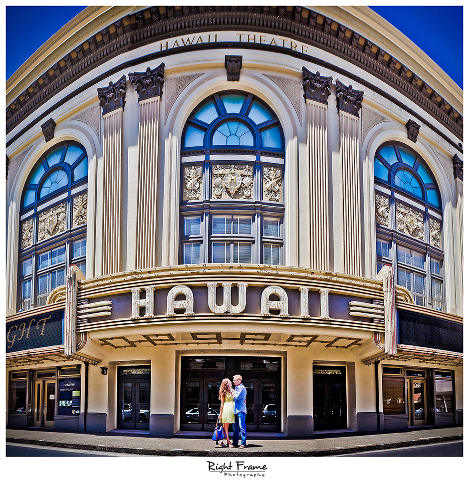 Engagements Oahu photographer Right Frame