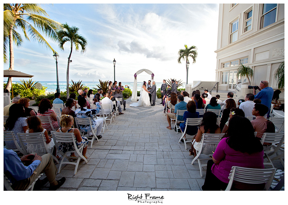 Wedding Moana Surfrider A Westin Resort Right Frame Wedding In Waikiki Moana Surfrider Hotel