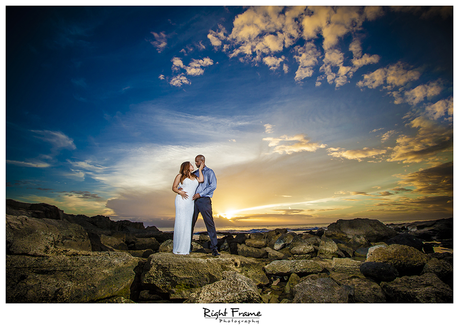 Photographers in Honolulu Hawaii Claudette by RIGHT FRAME PHOTOGRAPHY