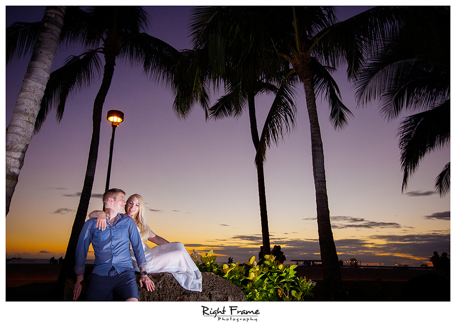 Professional Photographers in Honolulu Hawaii Alan Right Frame