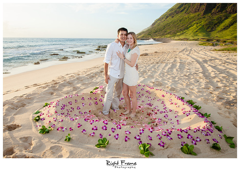 011_oahu engagement photographer