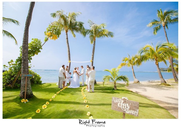 Kahala Beach Wedding Oahu Photographer By Right Frame Photography