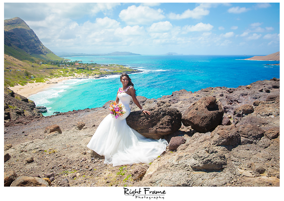 Hawaii Destination Wedding Oahu by RIGHT FRAME PHOTOGRAPHY