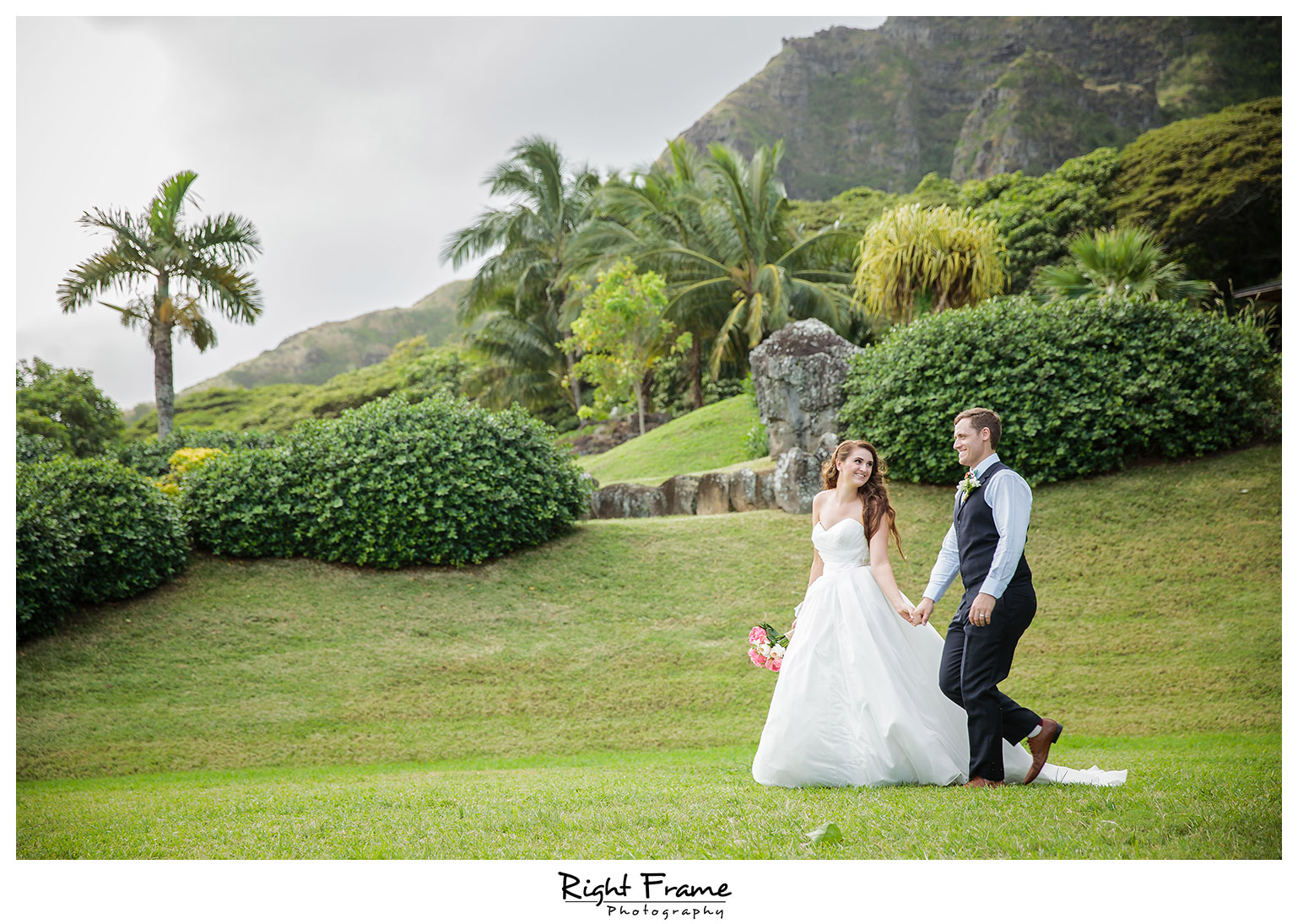 Hawaii Kualoa Ranch Wedding at Paliku Gardens by RIGHT