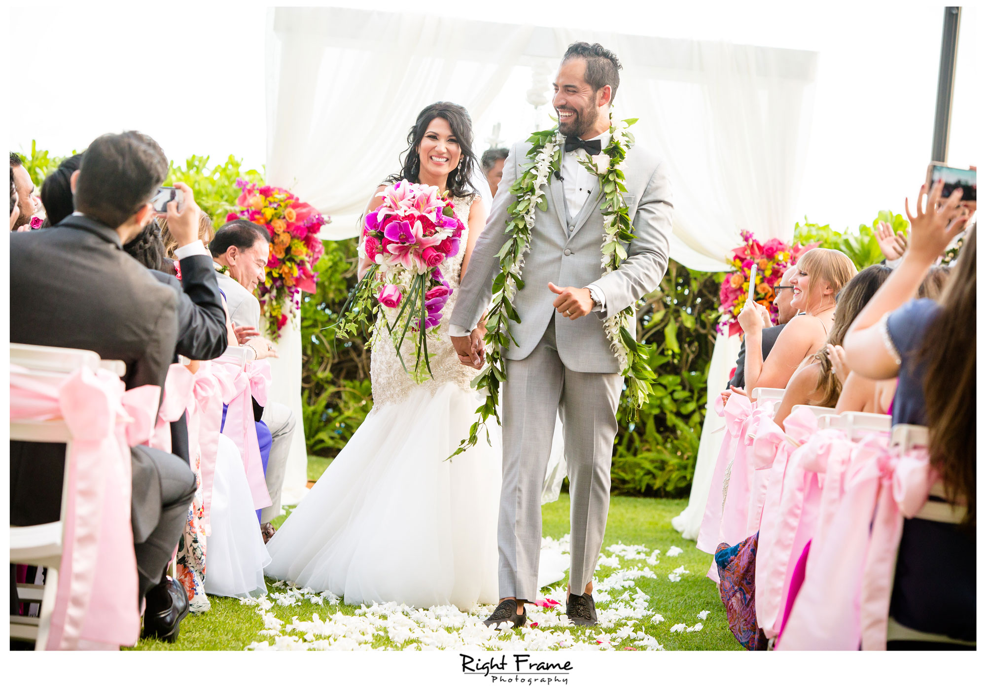 Beautiful Wedding In Moana Surfrider Hotel Hi By Right Frame Wedding At Moana Surfrider Hotel Waikiki