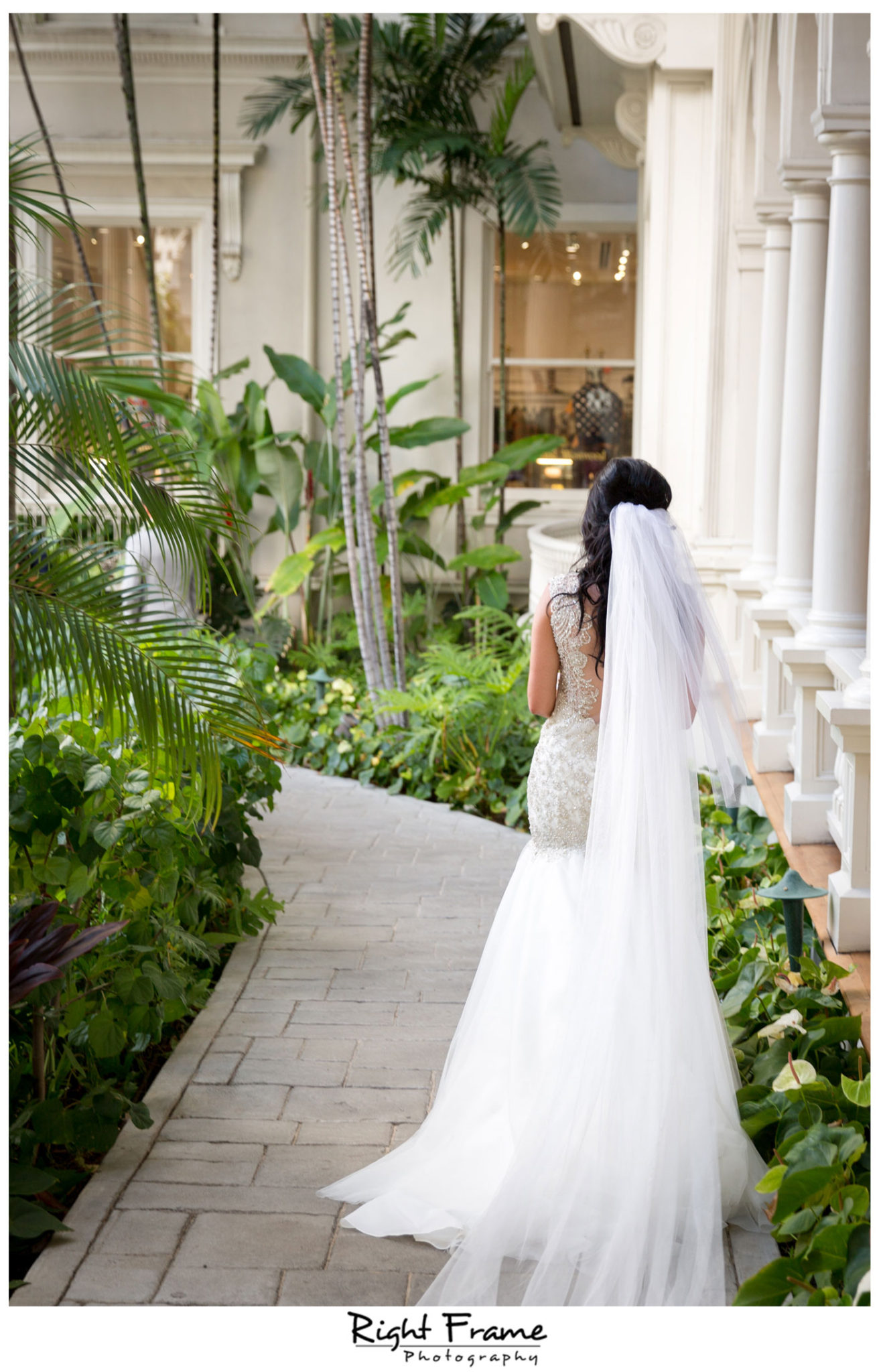 Beautiful Wedding In Moana Surfrider Hotel Hi By Right Frame Wedding At Moana Surfrider Hotel Waikiki