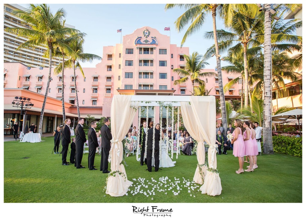Wedding At Royal Hawaiian Hotel Waikiki Right Frame Wedding At Royal Hawaiian Hotel Waikiki