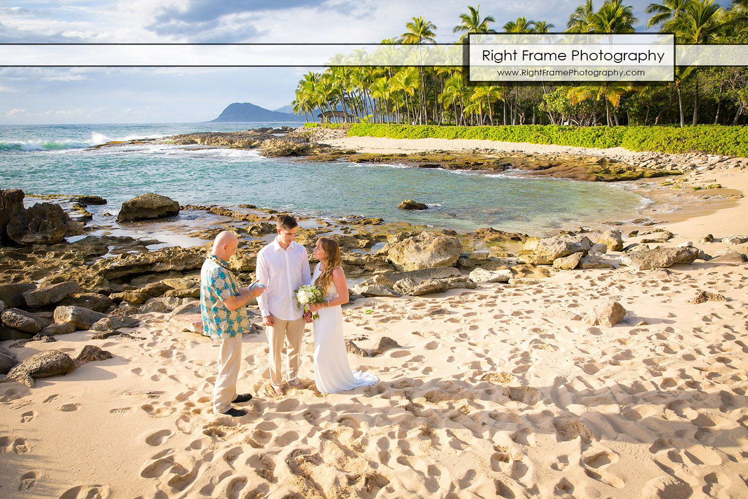 Sunset Wedding At Secret Beach Oahu Hawaii By Right Frame Photography Sunset Wedding At Secret Beach Oahu Hawaii